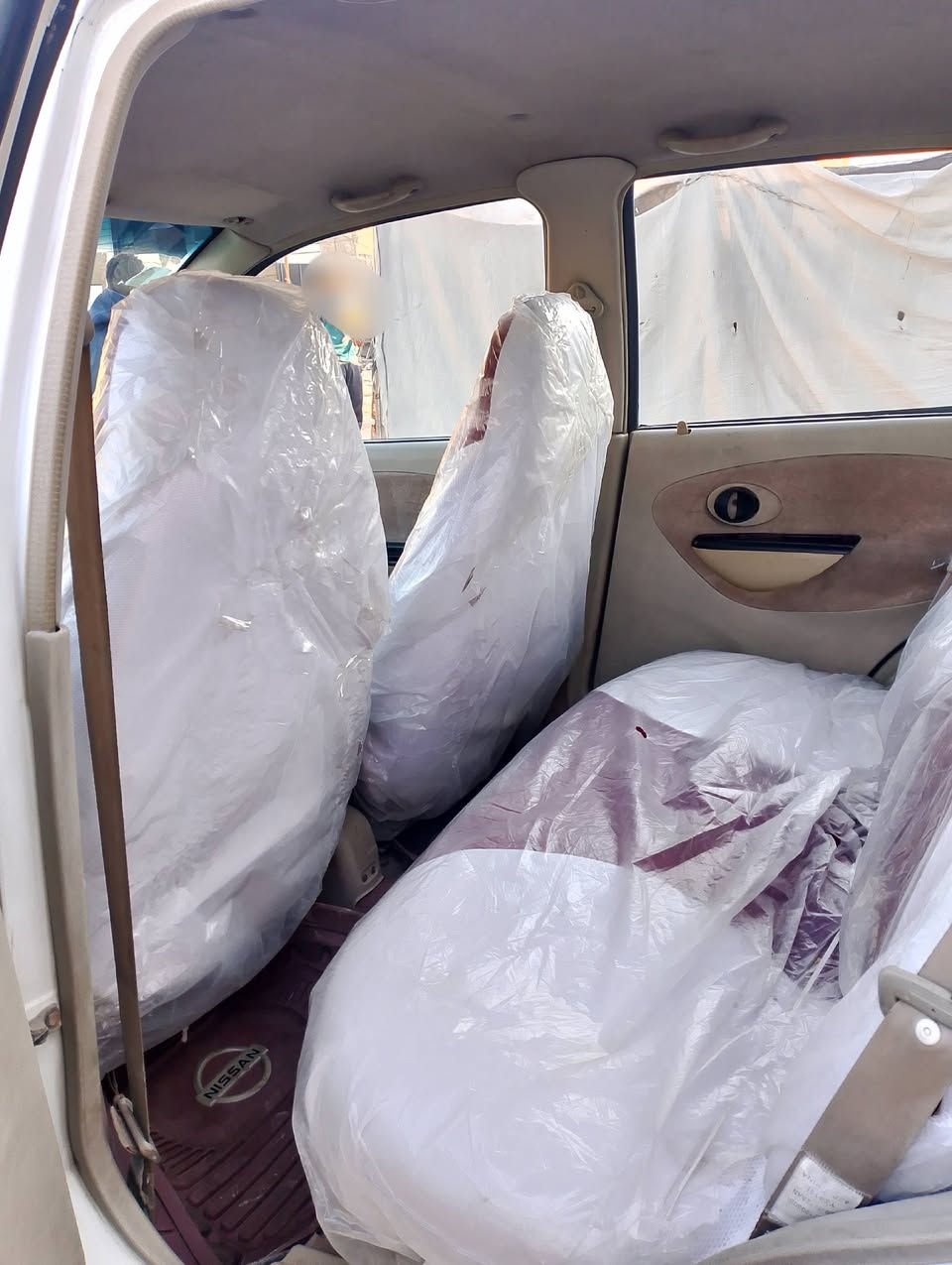 السلام عليكم
كيوكيو 2013
اوتماتيك رقمها ومكانها نجف 
ب30 وبيها مجال 

***********
