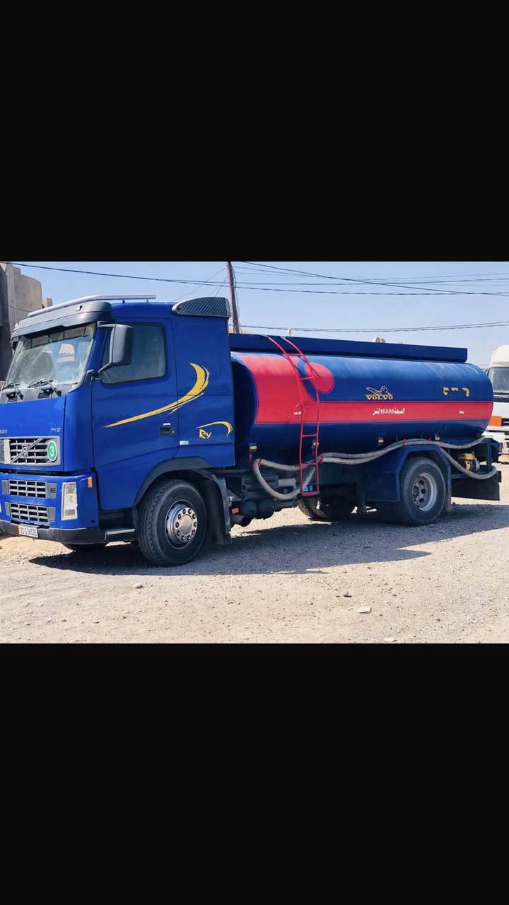 السلام عليكم تنكر فولفو للبيع موديل 2005 كير اوتماتيك 12 نمره تانكي 16 الف رقم السليمانيه تحويل مباشر مكان السيارة صلاح الدين بيجي ناحية الحجاج  *********** السعر 225 وبيه مجال
