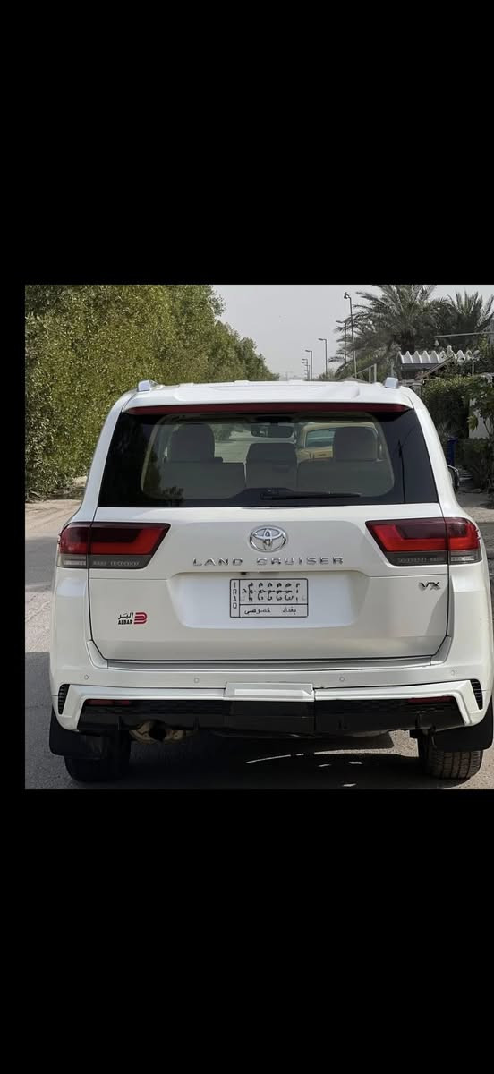 السلام عليكم 
لاندكروز ٢٠٢٢ vx بريم 
داخل بيجي جلد
عداد ليزري
رقم بغداد السياره بيها مكانات بارد بسيطه فقط السعر 57,000$
***********
