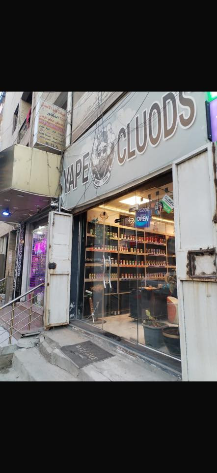 سلام عليكم محل للبيع في المنصور  محل ركن ***********
