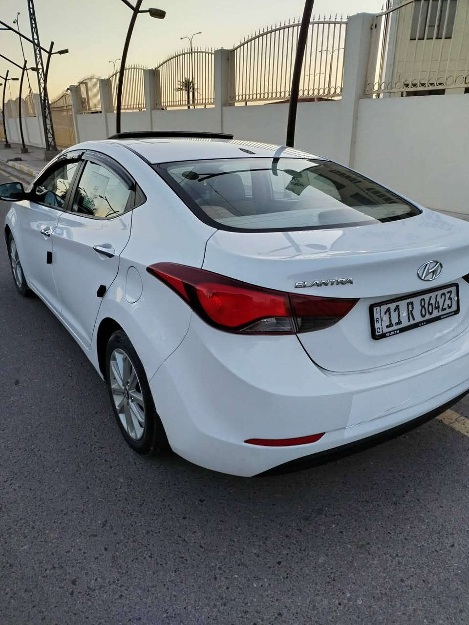 النترا 2015 خليجي رقم بغداد الجديد سنويه وهزه 
تحويل ثاني يوم شرط اكاتبك عقد مروري ويه صاحبه الشرعي
بيها قطعه وحده صبغ جاملغ الأمامي بدون دواخل أثر طخه بسيطه وعندي صور الطخه

مكينه 1800 دوش المرغوب لا تنقيص ولا بخار ولا صرف
كير at المرغوب
مواصفات فول عدا البصمه

تبريد شغال تخم تاير جديد صدر جديد
السعر 128 وبيها مجال للشراي
***********
مكان السياره فلوجه
