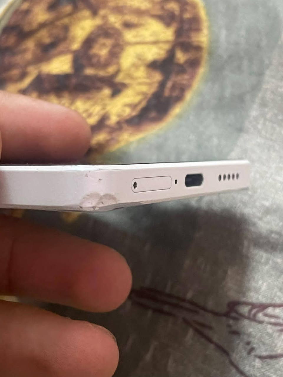 سلام عليكم
بوكو اكس 6 عادي 
ذاكرة 256
معالج snapdragon 7s gen2 
مامبدل بي شي بس العدسة مال كامرة الصغيرة واكعة بس ما مأثر على التصوير 
وهاي الضربات بل شاصي 
مكاني بغداد الشعلة 
السعر 190 الف بي مجال
رقمي ***********
