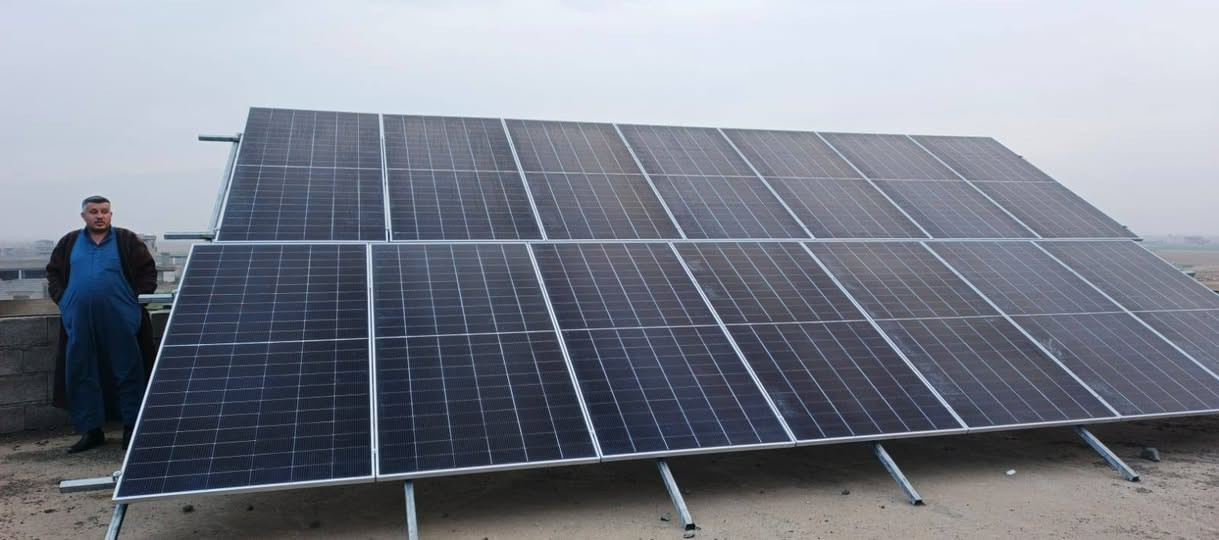 #عروض مميزة مع تخفيضات هائلة

تم بفضل الله تجهيز و  تنصيب منظومة طاقة شمسية لمنزل ابو رواد العبيدي 

قضاء الحويجة
#قريةـشميط
         

14 الواح لونجي ٦١٥ واط
2 بطارية ليثيوم 16 كيلو واط
انفيرتر 11 كيلو واط 

 م. عامر البشير
***********
حارث البشير 
***********
د. جاسم الحسن 
***********
م. بلال طالب 
***********
