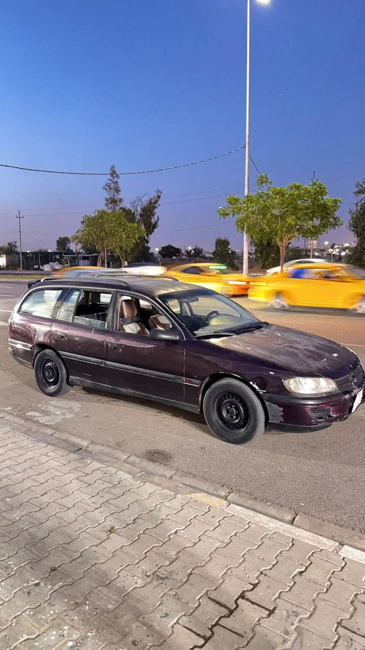 الـســلـام عــلــيــكــم .
اوبل گاميش
موديل /94 
مشروع وطني
شرط التحويل
دفتر بانزين 
سعر 27ورقة 💲
مكاني كركوك
سيارة بيه مجال للشراي 
***********
