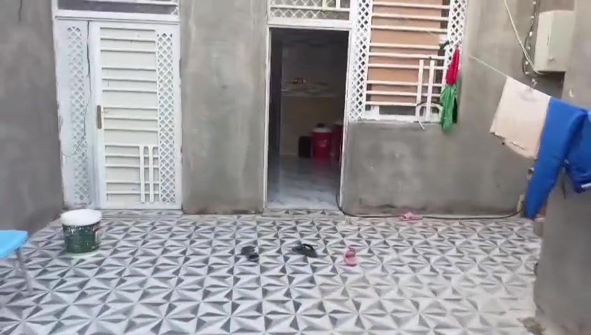 الناصريه 
منطقه العقر الغربي 
 يتوفر لدينا بيت مساحه 220م زراعي البناء حديث سنه6 202 يتكون من غرفتين استقبال صحيات داخليه وخارجيه كراج البيت بلوك عقاده 
للاستفسار اكثر مراجعة مكتب الياسري للعقار. ت ***********
والله الموفق 
ملاحظه البيت زراعي. بيه وصل تطويب

