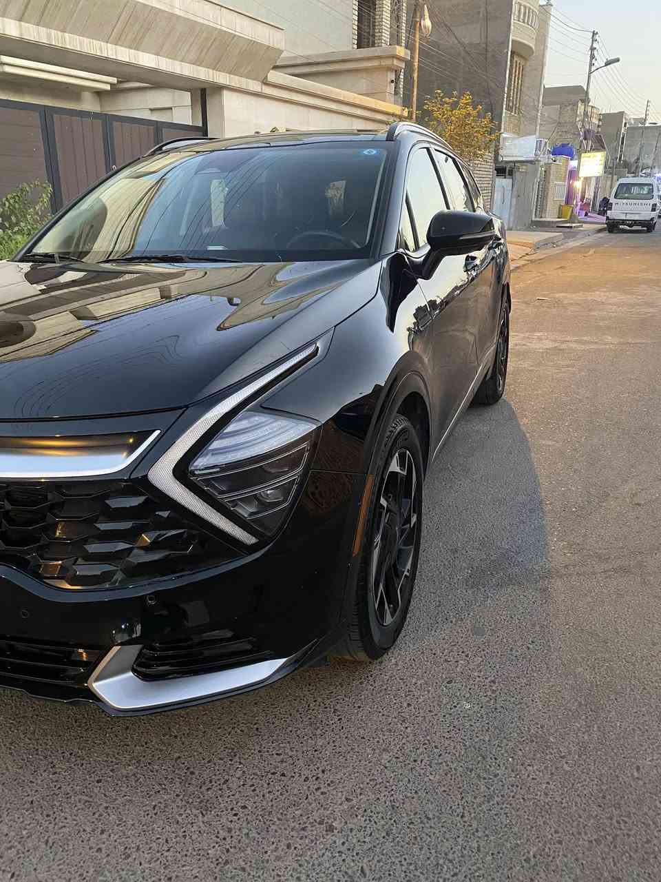 كيا سبورتج موديل 2024
فول برستيج اعلى فئة sx.prestige 
سيارة جديدة جدا ماشية 11000 الف ميل 
السعر 160 ورقه 
وارد امريكي
مواصفاتها :-
1. محرك 2500 GDi سمارت 
2. كير 8 نمر
3. ماشية 48 الف كيلو 
4. بانوراما
5. بصمة : تشغيل - ابواب - صندوك
6. صندوك كهرباء
7. شاشة كبيرة على طول الدشبول تدعم كاربلاي واندرويد اوتو وفول تحكمات
8. كيجات الكترونية متغيرة حسب الوضعيات
9. انظمة القيادة : سبورت - سمارت - نورمال
10. كشنات جلد 
11. كراسي كهرباء فول تحكم مع كشن امامي متحرك عند النزول اوتماتيك
12. اضواء ترحيب عند الاقتراب مع ترحيب داخلي عند الصعود او المغادرة
13. شحن وايرليس
14. منافذ تايب سي عدد 3 مع 2 في الكشنات ومنفذ يو اس بي ومنفذ جداحة
15. هاند بريك بصمة
16. اوتو هولد
17. كاميرات 360 مع كاميرات بالاشارات الجانبية مع وضعيات مختلفة للكاميرات
18. فول رادارات امامية وخلفية وجانبية
19. تحديد مسار ذكي
20. قيادة أليه ذكية
21. نقطة عمياء
22. كروز سرعة
23. تبريد وتدفئة كشنات مع تدفئة ستيرن
24. سستم صوت هارمن
26. خزن كشن سائق ميموري وضعيتان
27. ويل كب حجم 19 وحساس اطار 
تايرات بعدها بخطوط شركة
28. اشاير بالمري
29. تشغيل عن بعد
30. شاشة لمس متغيرة لتحكم الميديا او لتبريد
31. ستيرن فول تحكمات
32. السيارة مكانها بغداد /مدينه الصدر  
للاتصال  *********** 
رجاءً بدون خاص لان ما متفرغ
