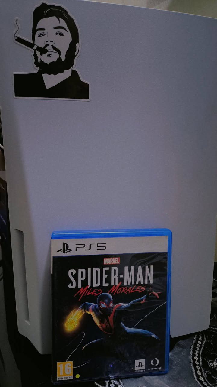 سلام عليكم
شباب بلي 5 جديد  صارله شهرين من اخذته 
لبلي ويا يوبي S ويا يدات ثنين و3 لعبات اقراص 
ومنزل بل ابلي يعني بل حساب مال لبلي  3 العاب يعني 6 لعبات بي 
من ضمنهم فيفه 2026 وفيفه 2024
لبلي كلش نضيف      
                               سعر لبلي كامل هوه وغراضه 750
ذا راح تاخذ جديد يعني يكلفك ويه العبات البي ول يدات وليوبيS
بل مليون  الشراي يتصل ع هاذه الرقم او يدخلي خاص 
***********
