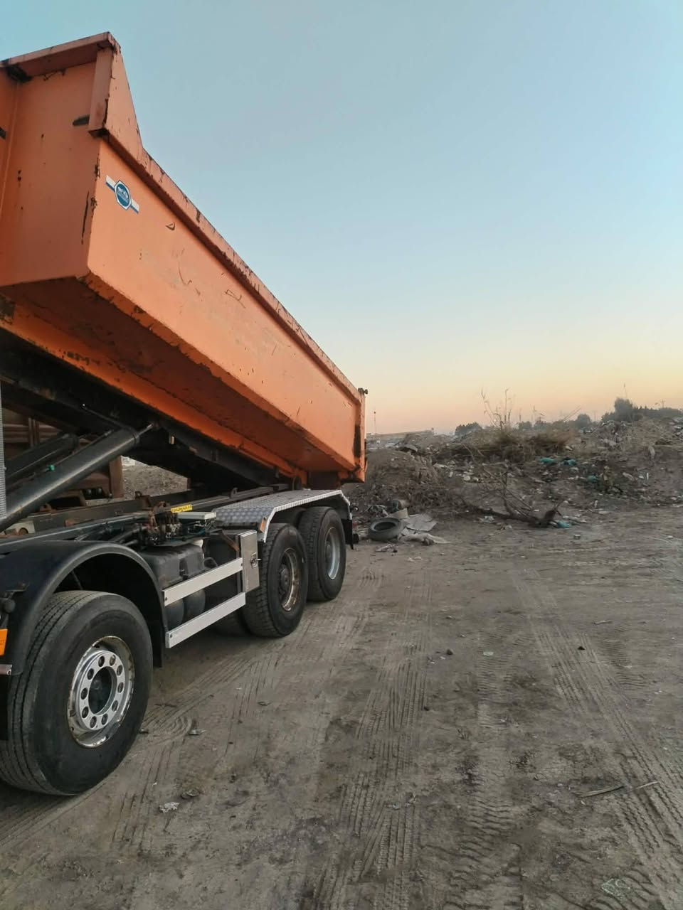 للبيع البدي مع الكرين جديد جاهز للعمل المكان ناصريه اي استفسار
***********
