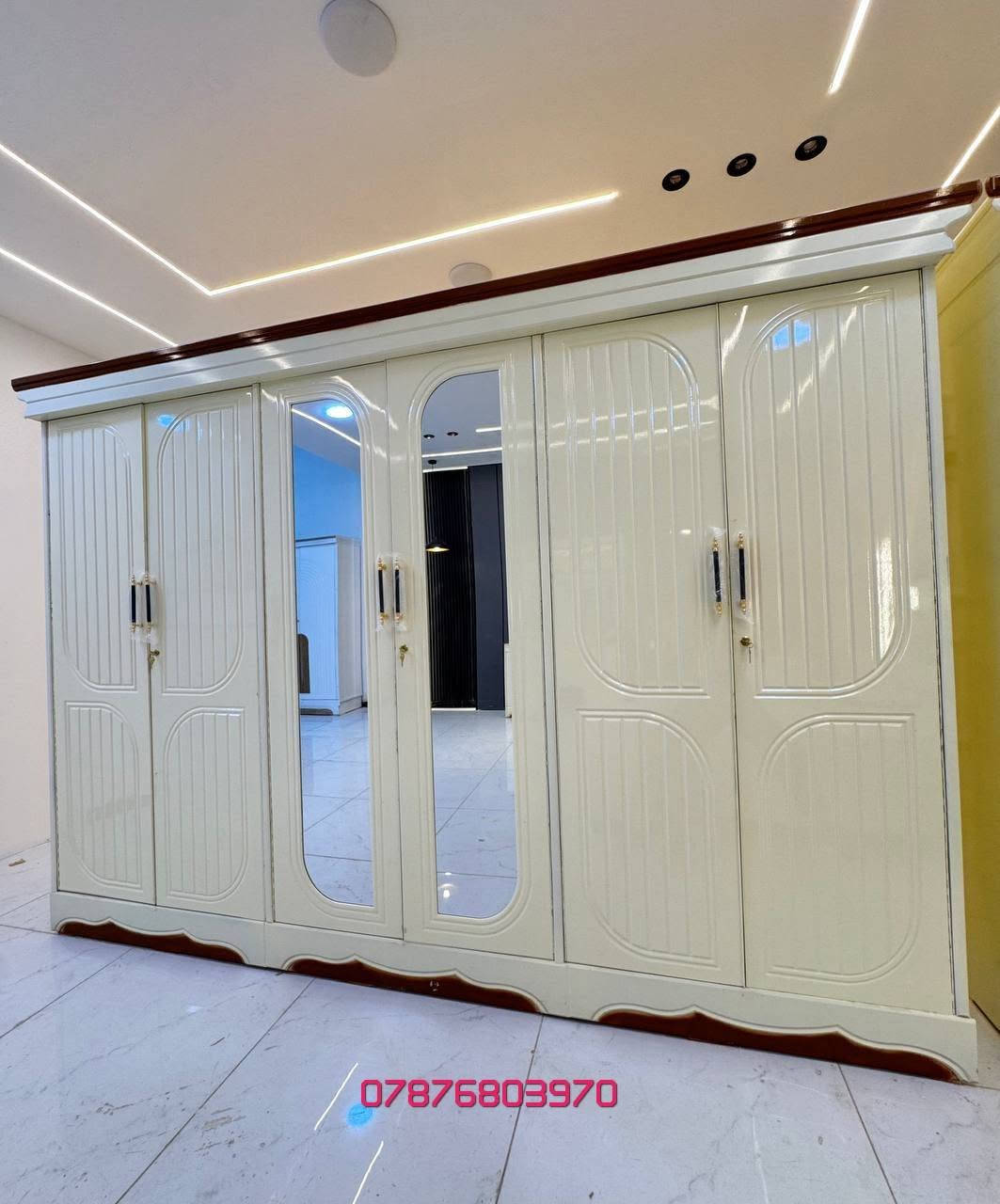 ✨ غرف نوم عراقية فاخرة بأجمل التصاميم وأفضل الأسعار ✨
***********
***********
***********

🔹 نجارة عراقية متقنة بجودة عالية وتشطيبات راقية.
🔹 أكثر من 50 موديل مختلف يناسب جميع الأذواق.
🔹 توصيل إلى بغداد وجميع المحافظات بأجور مناسبة.
🔹 سرعة في الإنجاز وخدمة مميزة حتى باب البيت.

📌 مكونات الغرفة:
✔️ كنتور
✔️ ميز مرآة
✔️ ميز بلازما
✔️ زاوية كنتورية
✔️ سرير
✔️ تاج الجرباية
✔️ ناصي الجرباية
✔️ قواعد الجرباية
✔️ كومدين عدد (2)

⭐ الإضافات:
▪️ شازلون مقعد: 50 ألف دينار
▪️ شازلون مخزن: 75 ألف دينار
▪️ دواشك طبية درجة أولى بضمان استبدال 5 سنوات:
150 ألف دينار / 

💰 أسعار غرف النوم تبدأ من:
1,000,000 دينار إلى 1,250,000 دينار فقط

🛏️ كما يتوفر لدينا موديلات طابقين بأسعار تبدأ من:
1,800,000 دينار فما فوق

🎨 أعمال صبغ  من أجود الخامات وبأسعار متنوعة تناسب الجميع.

🚚 ويانه طلبك يوصل لباب البيت بأسرع وقت!

📞 للحجز والاستفسار:
*********** 
***********
***********

📩 يرجى إرسال صورة الموديل المطلوب  التواصل مباشرة واتساب، وسنكون بخدمتكم.
