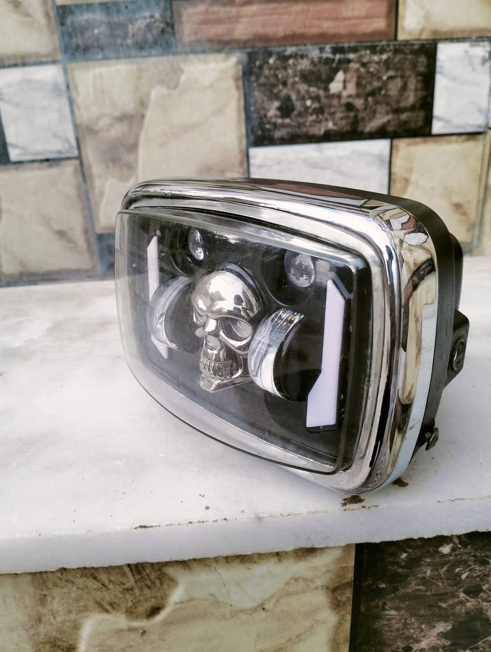 سلام عليكم غراض تفصيخ كله شغال شرط
1سبايدر باكستاني الثقيل
2علامه هونده
3عقل رياضي فصلات
4عدسه لايت جمجمه +لايت بومه
5طبله هيه وبنزاته والواير كامله
6تانكي زنجاري صبغه تخلي هيج بكيفك
7جوزه الااصليه معه يده  
كلمن وسعره مكاني رفاعي شراي بخدمته وهذا رقمي
***********
