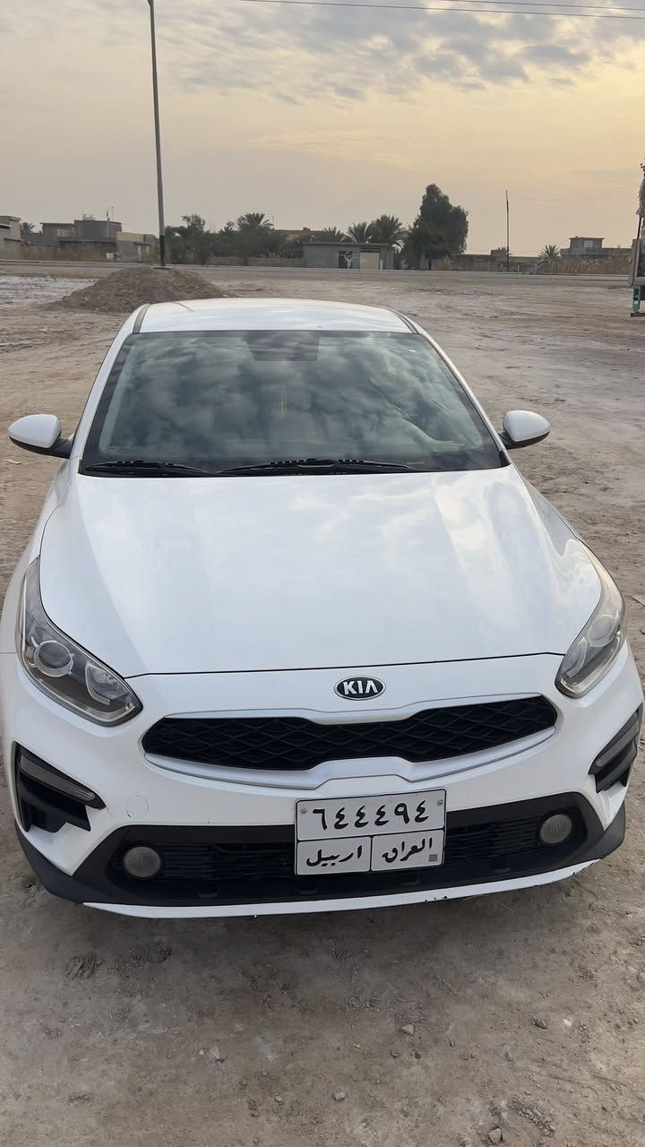 سلام عليكم
للبيع سيراتو خليجي 
موديل 2021
رقم اربيل 
ماشيه 118
محرك 1600
سياره مكفوله كفاله عامه
سعر 159 ورقه وبيه مجال
لل استفسار 
***********تصال
