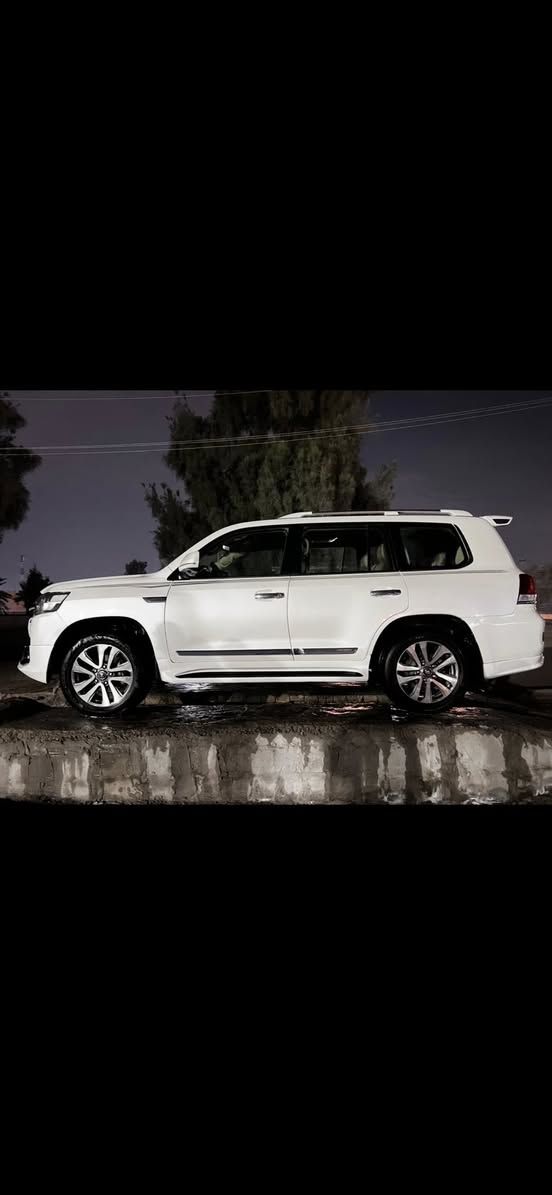 سلام عليكم  لاندكروز فكسار 2010 محدث 21 فول مواصفات جكات  رقم بغداد ب اسمي رقم مميز  DVD مري شفط فتحه بلسقف  4 بصمات بلبوب  كشن كهربائي تدفئه  سنويه جديده ب اسمي ارقام جدد تحويل ثاني يوم اربع  ترحيب بلبوب  علامه ليزريه كامرات محرك المرغوب V8  موصفات  لكزز 8ايرباك  مكفوله كفتلع عامه  فقط قطع التحديث رجاء بس شراي يتصل . سياره فول فول ***********
