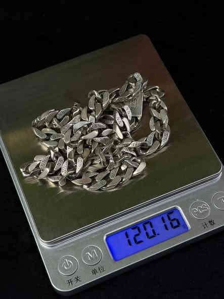 زنجيل فضة فيرزاجي خشن 
الوزن 120.16 غرام 
سعر الغرام 2.750 نهائي 
السعر الكلي 330 الف نهائي 
مكاني بغداد شارع فلسطين تقاطع الصخرة 
***********
#ابو_حسن_للنوادر
