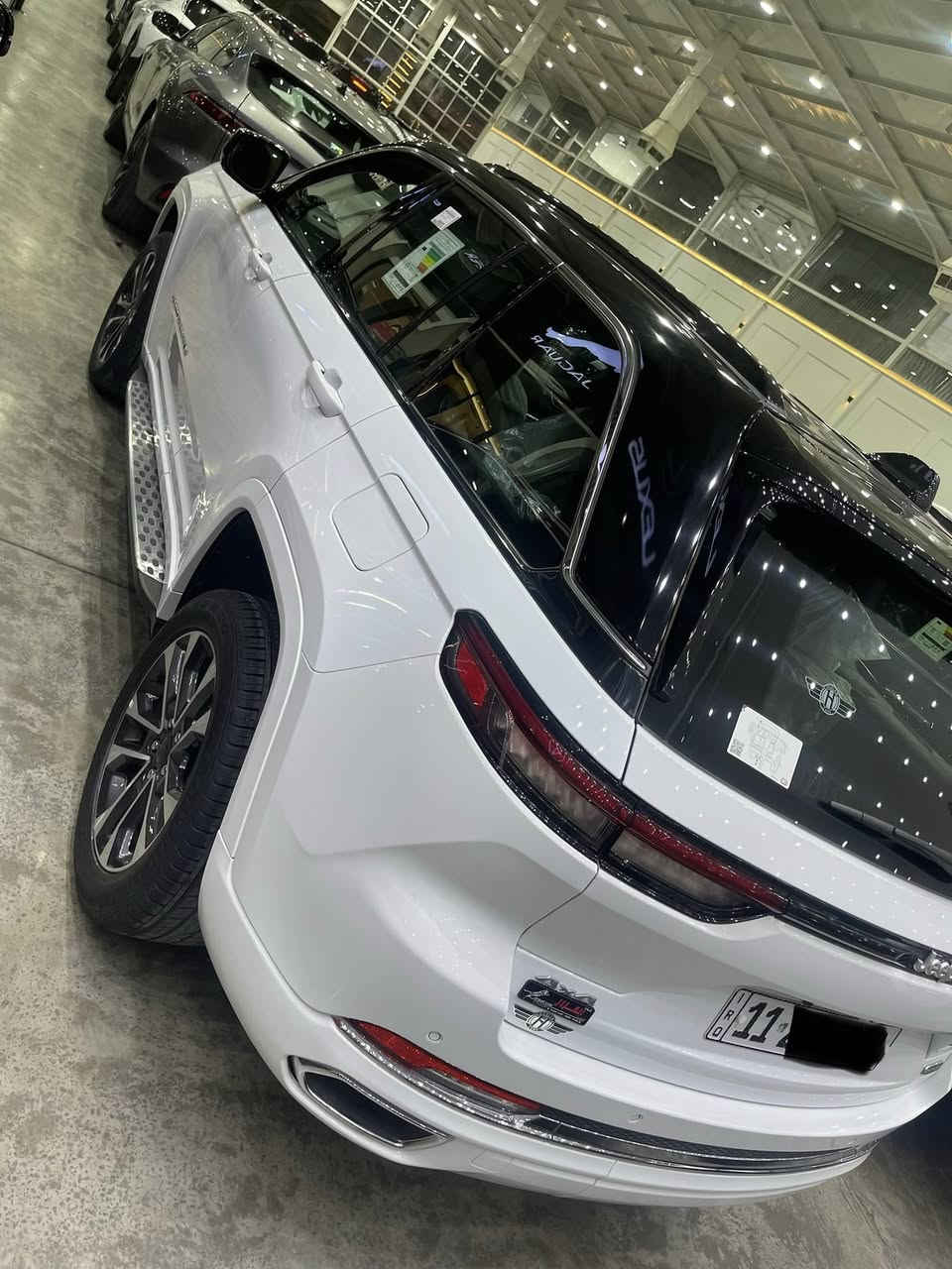 السلام عليكم
جيب أوفر لاند 2024  خليجي مكفوله من ضربه وصبغ 
ضمان لمدة ثلاث سنوات أو 60,000 كم
حجم المحرك V6 3.6L 
مااشيه 5000اخت زيرو
رقم بغداد  بسمي
داتا شوو
مفتاح التشغيل بصمة 
تشغيل عن بعد 
بانوراما
فتح الصندوق كهرباء 
 دفع رباعي 4WD
اريل نفكيتر 
رادار 
مانع تصادم
 تحديد المسار
نظام الرؤية الليلية
مستشعر نوم السائق مع نظام توقف آلي
أوتو بريك
حساسات أمامية
حساسات خلفية 
لايت زينون + LED 
كشافات 
بك لايت LED 
/ جكات 
ويل كب 20
4 دسك
حساسات ضغط الاطارات 
اشارة في المرايا الجانبية 
المرايا قابلة للطي كهرباء 
النقطة العمياء
كير ماوس 
هاند بريك كهرباء 
دشبول شاشة ديجيتال 
شاشة Apple Car play 
كاميرا دوارة 
4 كاميرات
ناره الداخلية LED 
مقود جلد حياكة  
شفتات مقود 
مثبت السرعة Cruise 
المودات والاوامر الصوتية 
شاحن هاتف Wireless 
مخرج منفذ الطاقة 
فحص نظام السيارة 
تتسع المقصورة ل 5 ركاب
المقاعد جلد 
المقاعد الامامية كهرباء 
تدفئة وتبريد المقاعد الأمامية  
ذاكرة وضعيات الجلوس للمقاعد الأمامية
مساج الكراسي الامامية
مثبت مقعد الأطفال ISOFIX 
تبريد شاشة مناخين منفصلين 
قطعتين تبريد 
نظام مانع الانزلاق  
حاملات الأكواب 
تطعيم الدواخل ألمنيوم 
وبعد بيها مواصفات  
العنوان/  بغداد 
☎️***********
