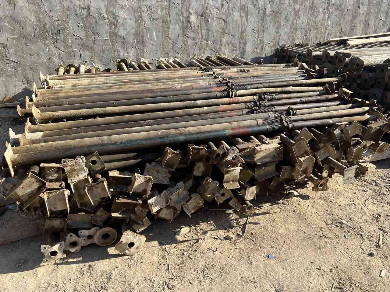 السلام عليكم جكات للبيع حاضن تركي الأصلي الوزن الثقيل سن خشن العدد207 العنوان حله سعر مناسب شراي اتصل ***********
