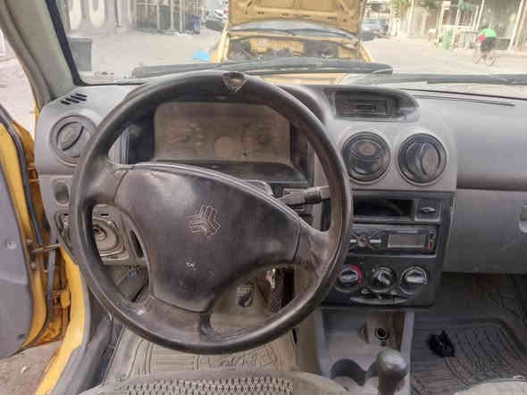 سلام عليكم من رخصت مدير القروب سايبه للبيع رغم صدامي كربلاء شرعي ماعدي رغمه  سياره محركها بيه بخار والباقي نضيف سعر ٧ ونص مكاني نجف اللتصال ***********   مكاني نجف
