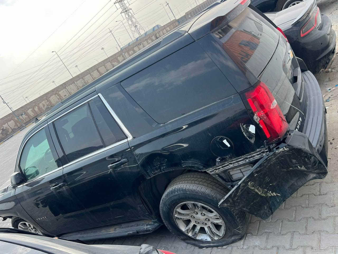 تاهو 19LT ضربتهه موضحه بالصور السياره تدخل ( كتاب ضبــــاط فقط) غير الضباط ماتدخل .السياره واصله بالميناء مال بصره  
***********
تم تنزيل السعر لان مستعجل ع بيعته 120 البصرة, العراق
