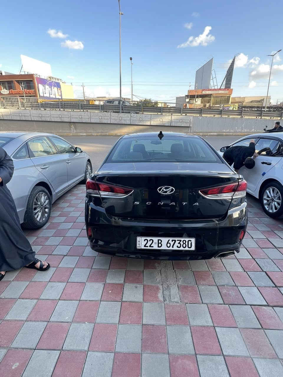 السلام عليكم
للبيع سوناتا ٢٠١٨ امريكي  سبورت فل موصفات بصمه كشن كهرباء وتسخين 
مكفوله ضرره بس دعاميه اماميه وطارف بنيد بدون ايرباك ليبل واحد رقم اربيل سنويه لل٣٠ هزه جديده  مكان الفلوجه ***********
***********
