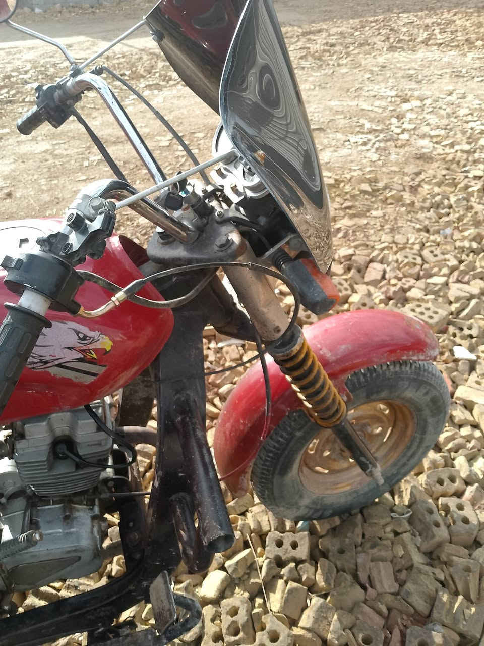 سلام عليكم ستوته دايوان مديل 18اوراق اصليه كامله سلف لايت كله شغالة بغداد سعره 850
***********
