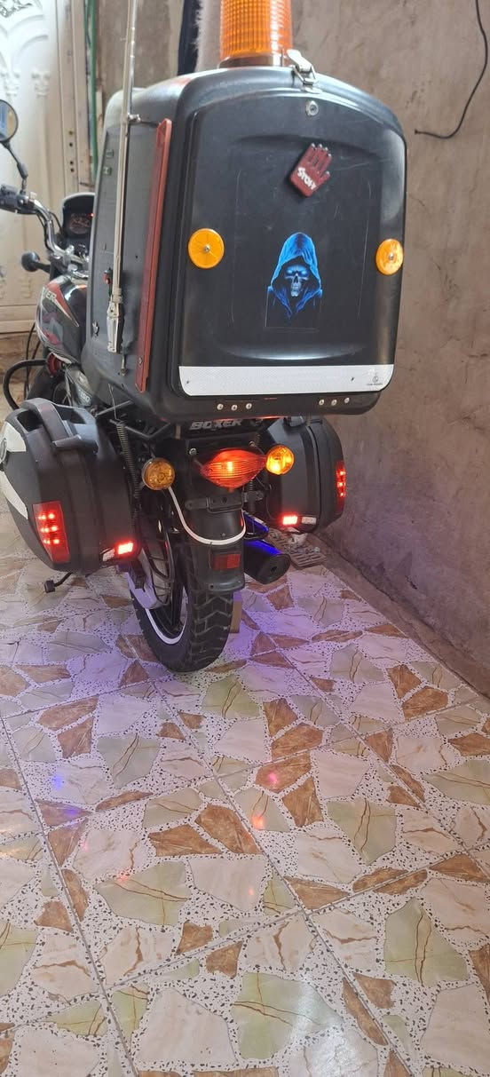 سلام عليكم دراجه بوكسر
اوراقها كامله سبعه اوراق مكان بغداد مستعجل على بيعتها
سعر1450 كل شي شغال
***********
