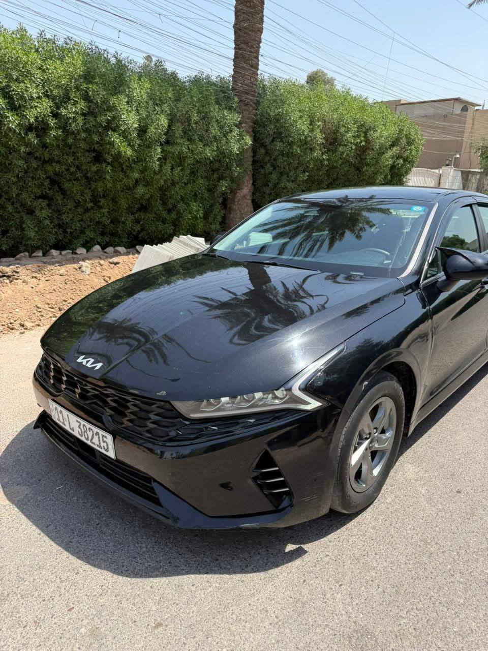 .السلام عليكم 
للبيع كيا كي فايف . موديل ٢٠٢٣ . ماشيه ٧٤ الف . رقم بغداد انكليزي سنوية جديدة . مكينة ١٦٠٠ تيربو . فول مواصفات ما عدا الفتحه . حادثها و سونارها موضح بالصور مبدل فقط بنيد . ما بيها نقص .
السعر ١٥٥$ ورقة بيها مجال للشراي 
العنوان بغداد الجديدة 
***********
.
