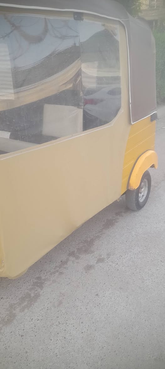 سلام عليكم تكتك للبيع موديل ١٩شهر ٣ 
بغداد العبيدي سعر 3 و ٨٠٠ أوراق لمصطفى  ***********
