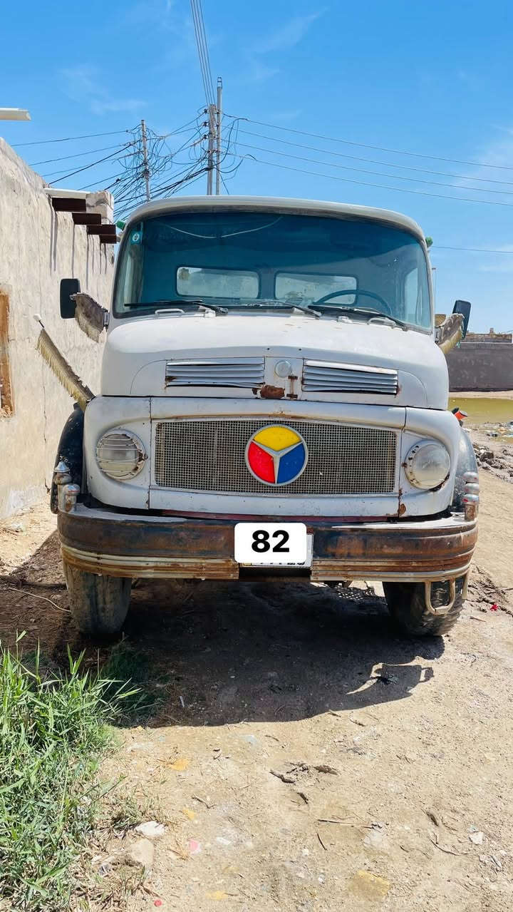 السلام عليكم ابوردين للبيع التفاصيل👇

الموديل 1982 عشراوي 

رقم ذي قار إنكليزي بسمي 

تانكي تفصال جديد مقلون 

كير ومحرك بلادي عل شرط 

شاصي مكفول من طول لطول 

كهربائيات كلها شغاله سياره جاهز 

مكان سياره ناصريه مركز 

رقم صاحب السياره  *********** ابو هادي
