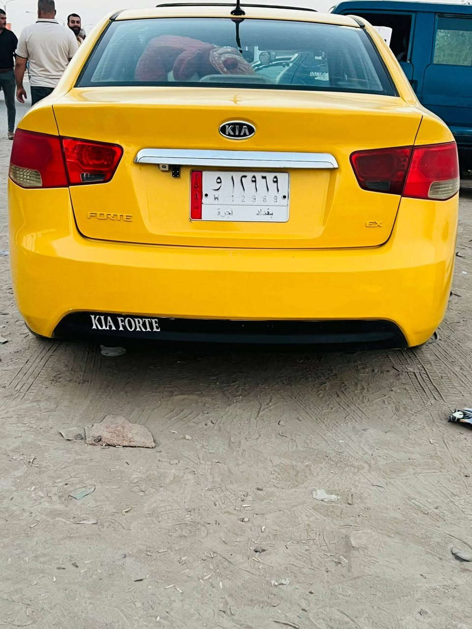 كيا فورتي 13 فول مواصفات لمتد واحد عل واحد رقم بغداد احدثها خشم جاملغ وخشم البنيد بدون دواخل ليبل واحد كير ومكينه شرط الفحص مكاني بغداد مدوشمه ارضيه وسقف وسفاريات وكشن مخمل *********** سعرها 92وبيها مجال
