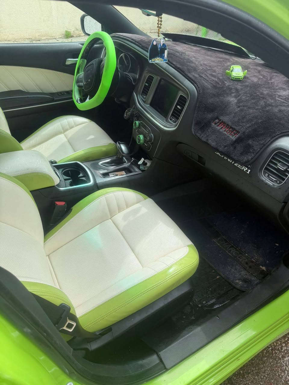 جارجر 19GTكلين خليجي رقم انكليزي باسمي مداورة ثاني يوم السياره متعوب عليها سستم صوت تخم تاير حداديه كامله كله جديد السعر قفل 275بدون عمله وهذا رقمي ***********0مهند  مكاني بغداد العرصات
