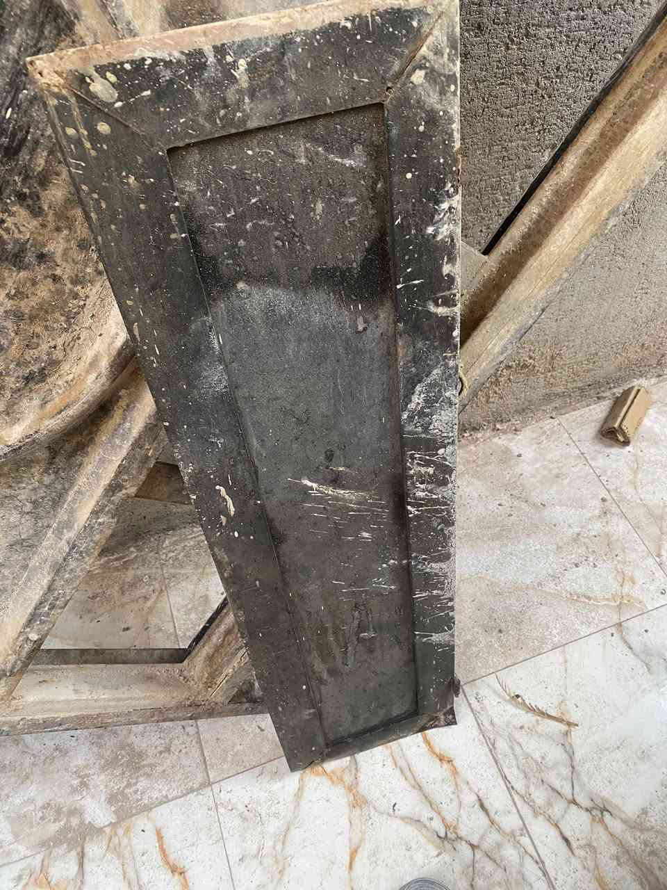 باب +شباك ثقيل للبيع سعره 90زبير جاهزه ***********
