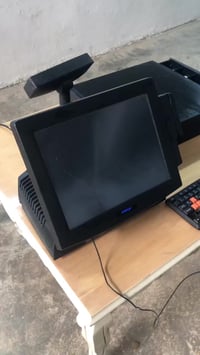 سڵاوی خوای گەورەتان لێبێ  ئەم کۆمپیوتەرە لە گەڵ ئەو چەکمجەی پارەیە بۆ ...