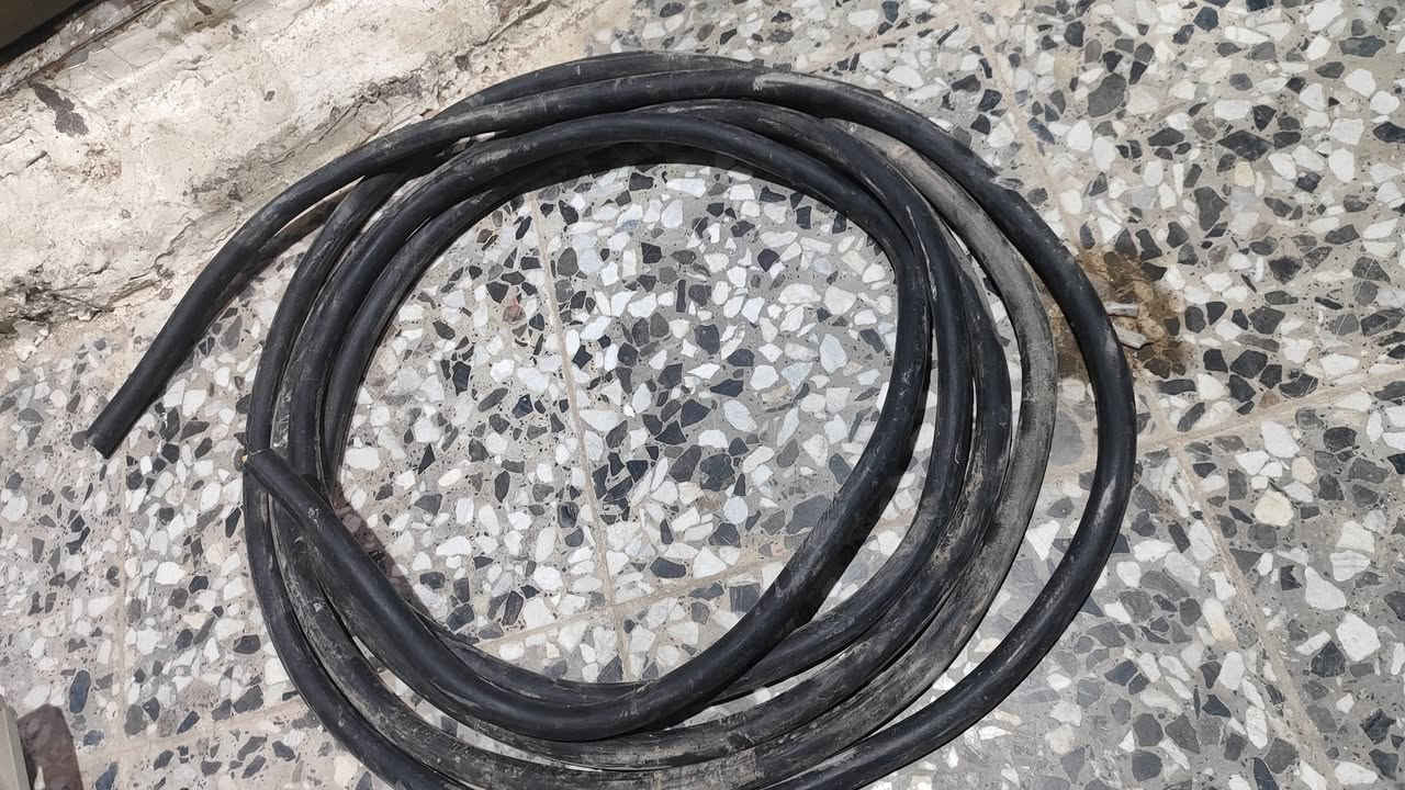 4*16.   8متر السعر 12 الف. كيبل مريكي.   حراري مال مولده


**إذا كنت صاحب هذا الإعلان وتريد حذفه لأي سبب، رجاءا أرسل رسالة إلى الدعم الفني**