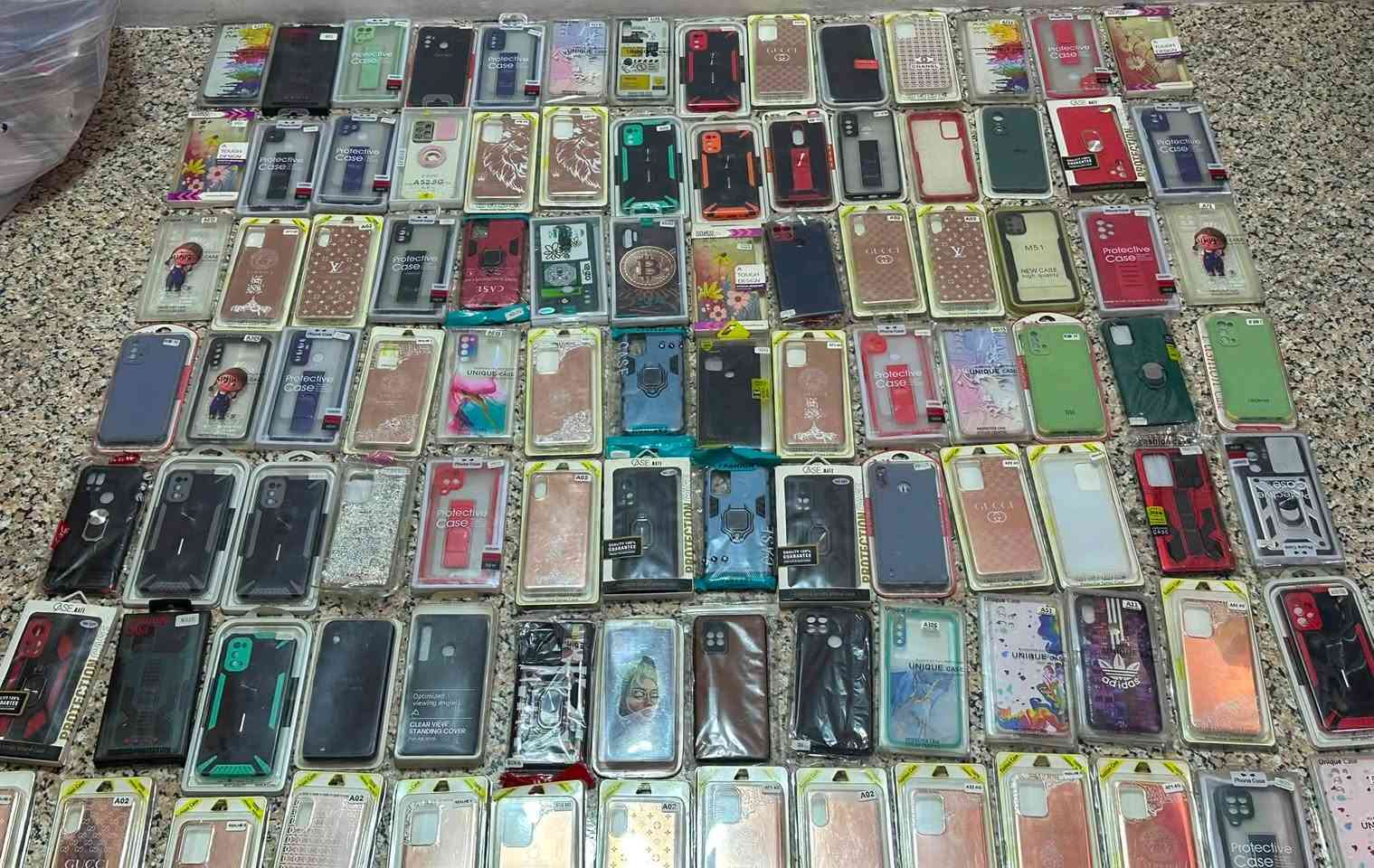 گفرات اندرويد حديثة مشكل كل الانواع والموديلات 125 قطعه 
سعر القطعه 750 دينار ، يطلع سعرهن 90 الف كلهن
العنوان : بغداد وتوصيل موجود
للتواصل : خاص أو ***********
