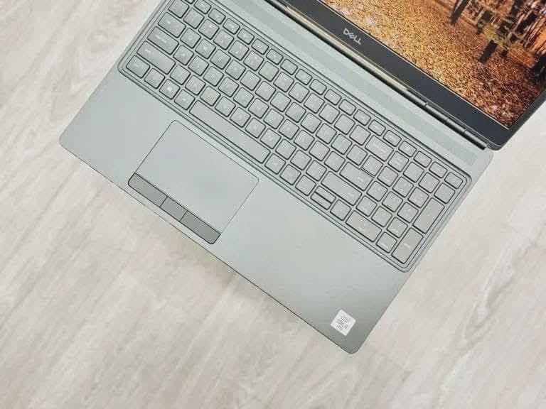 💪🏻🚨 Dell Precision 7550 🔥

🎯 أداء جامد وسريع – تصميم أنيق – حالة فوق الممتازة ومواصفات عالية للمحترفين

🔹 المعالج: Intel Core i7-10850H – جيل عاشر

🔹 كارت الشاشة: NVIDIA Quadro T2000 – 4GB

🔹 الرام: 16GB DDR4

🔹 التخزين: 512GB SSD NVMe

🔹 الشاشة: 15.6 بوصة – دقة وألوان مميزة

🔹 البطارية: Excellent – تدوم لفترات طويلة

💼 مناسب لـ:

مصممين الجرافيك والـ 3D

مهندسين التصميم والـ CAD

المونتاج وصناعة المحتوى

المبرمجين وأصحاب الأعمال الكبيرة

شاحن وبطاريه اوريچنال 🔴

الجهاز فرز اول نفس حالة الجديد بالظبط 🔴

ضمان سنه كامله 🛑

للسعر والاستفسار ابعتلي مسدچ عالخاص 🤍


**إذا كنت صاحب هذا الإعلان وتريد حذفه لأي سبب، رجاءا أرسل رسالة إلى الدعم الفني**