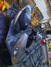 للبيع نضيفه السعر 325وبيها مجال07782685926