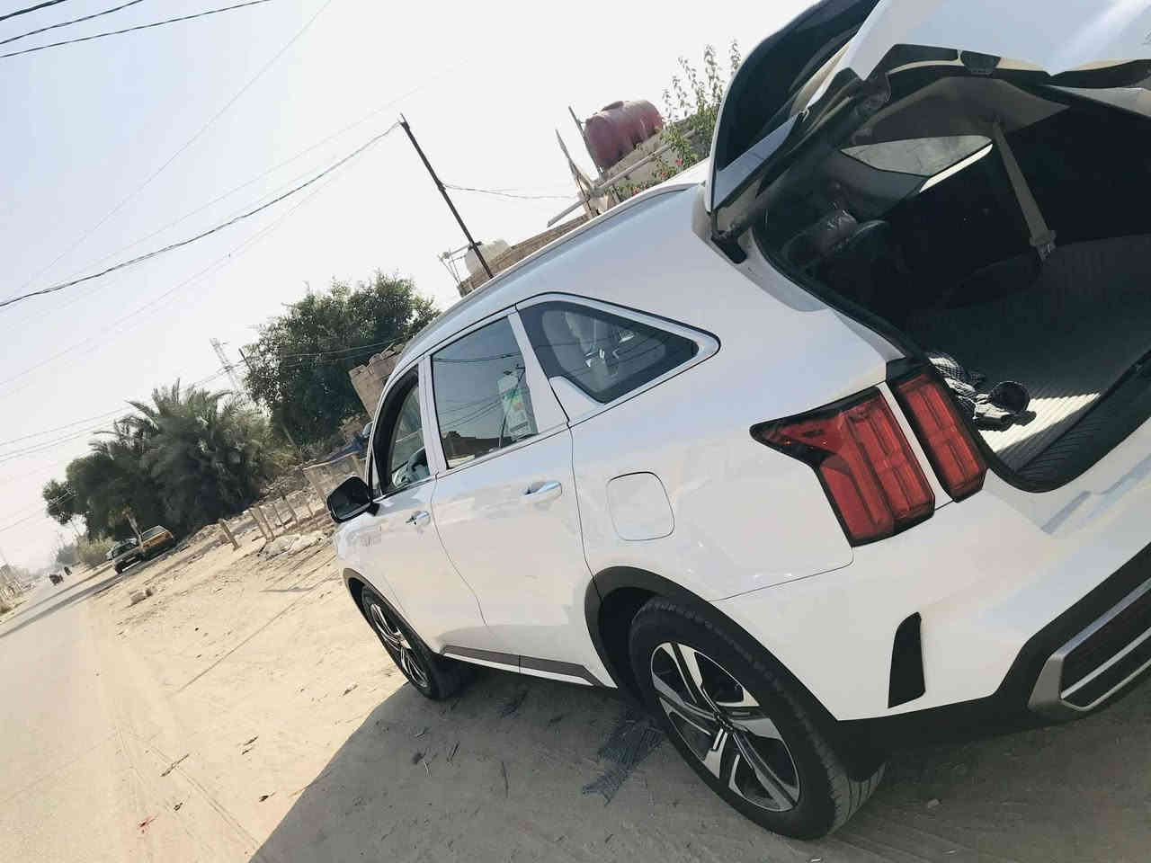 السلام عليكم  سورنتو موديل ٢٣مكفوله سياره جديدة  ***********
