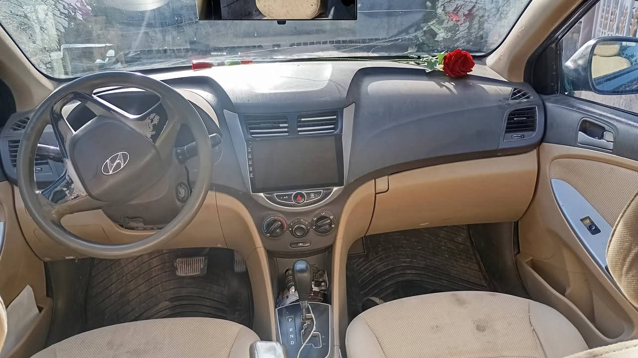 سلام عليكم اكسنت للبيع
موديل 15 

كفاله عامه وارد خليجي

كير ومحرك خير من الله 1600

تبريد فول 

تخم تاير 

السياره
 كامله مكمله 

السعر 95

التواصل *********** رقم الهاتف
