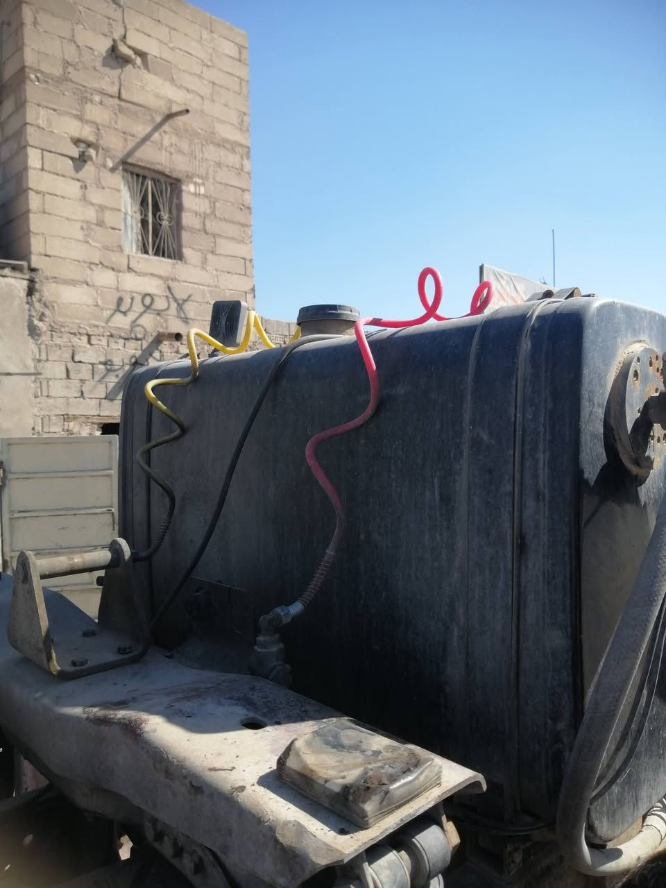 للبيع تانكي وتأسيسه وصينيه جوست نضافتهن تسعين بلميه ***********
