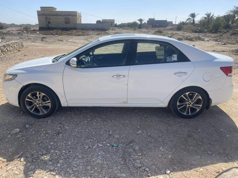 السلام عليكم سيراتو موديل 2012رقم بصره بيه جاملغ الايسر مبدل فقط السياره جاهز مكان السياره السماوه السعر 95او بيه مجال رقم الهاتف ***********
