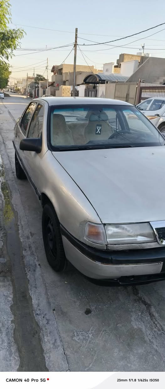 سلام عليكم
فكترا للبيع او مراوس
مديل ٩١محرك ٢٠ بدايه صرف 
دفتر بنزين مابي دبل اكسل ترك 
صدر امامي ضعيف كهربايات كله شغال 
سعر ٣٢ بي مجال قليل ***********
