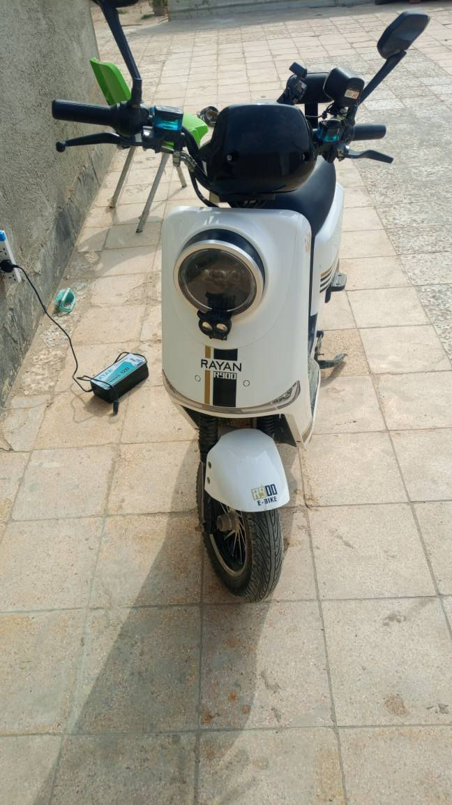 دراجه شحن R900 سعر 500بيها مجال البصره كرمت علي *********** البصرة, العراق
