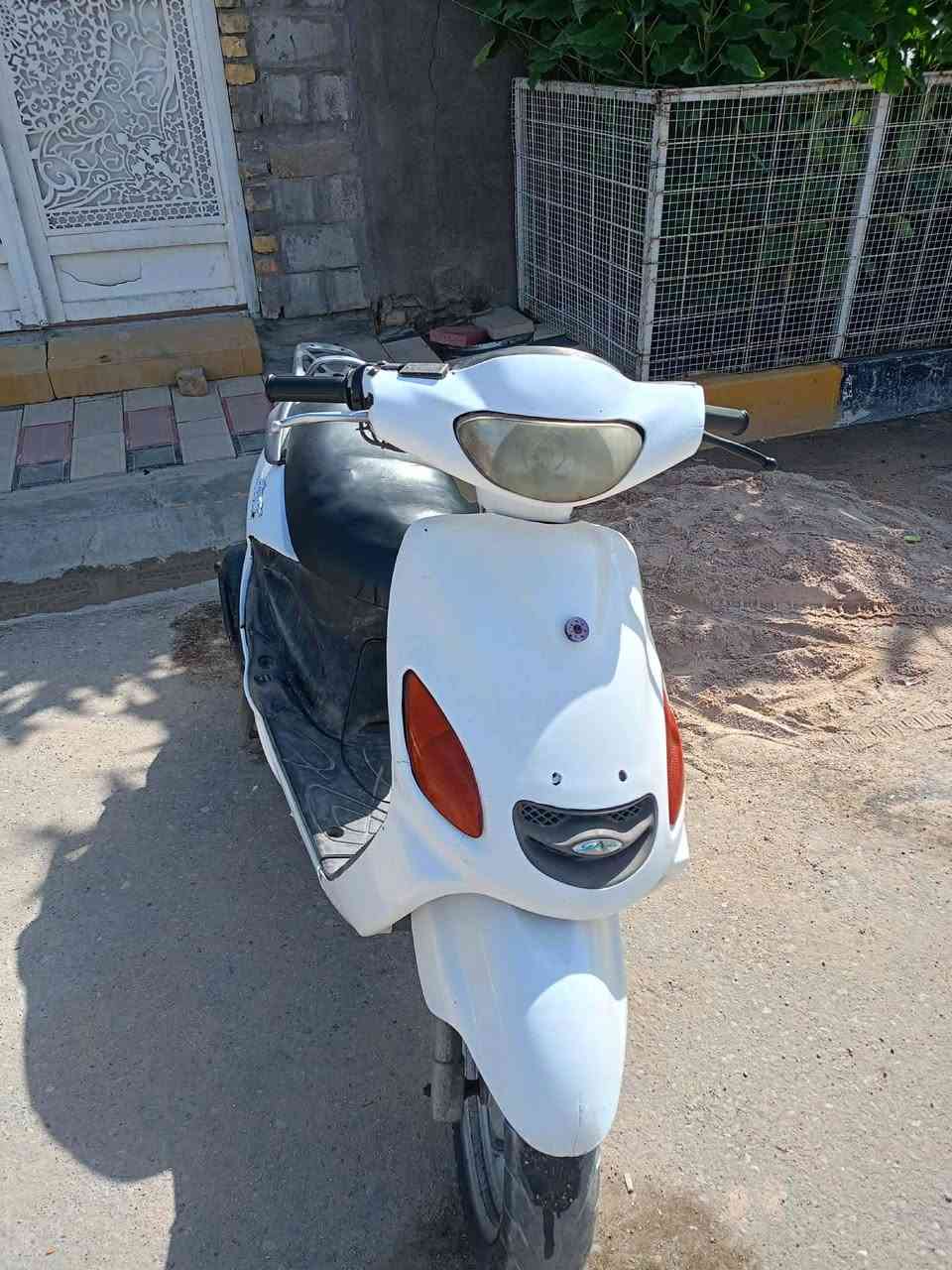 السلام عليكم دراجه له بيع نوع اكزز
دراجه نضيفه مكينه نضيفه بيهه شلعه قوي 
عنواني سوق الشيوخ حي العسكري 
السعر خاص ***********رقمي
