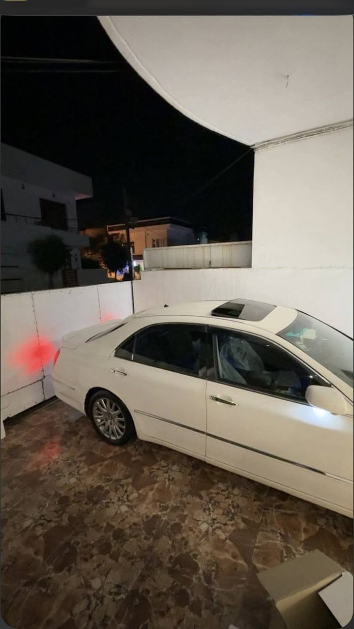 ماجێستا موسس
بەنرخی بڕاوەیەک 
کامل مەسرەف 
پێنج دوگمە سڵایت
فول فول 
کامل بۆیاخی ئەوروپایە 
*********** واتساپی لەسەرە
