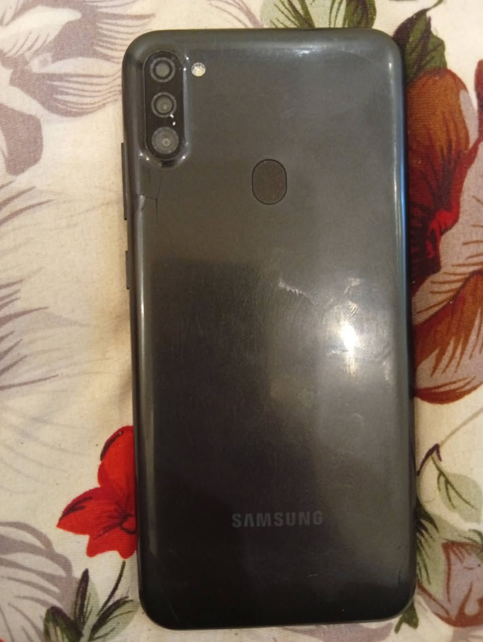 سلام عليكم
شباب عدي هاذه الهاز اريد ابيعه 
ماعرف شنو اسمه وكدامك الصور 
شغال لاكن بس فطور بل شاشه 
والكامره متشتغل 
اليفيده خلي يطيني سعر  وبل عافيه عليه 
شغال كلش سيمكارت برامج كله شغال


**إذا كنت صاحب هذا الإعلان وتريد حذفه لأي سبب، رجاءا أرسل رسالة إلى الدعم الفني**