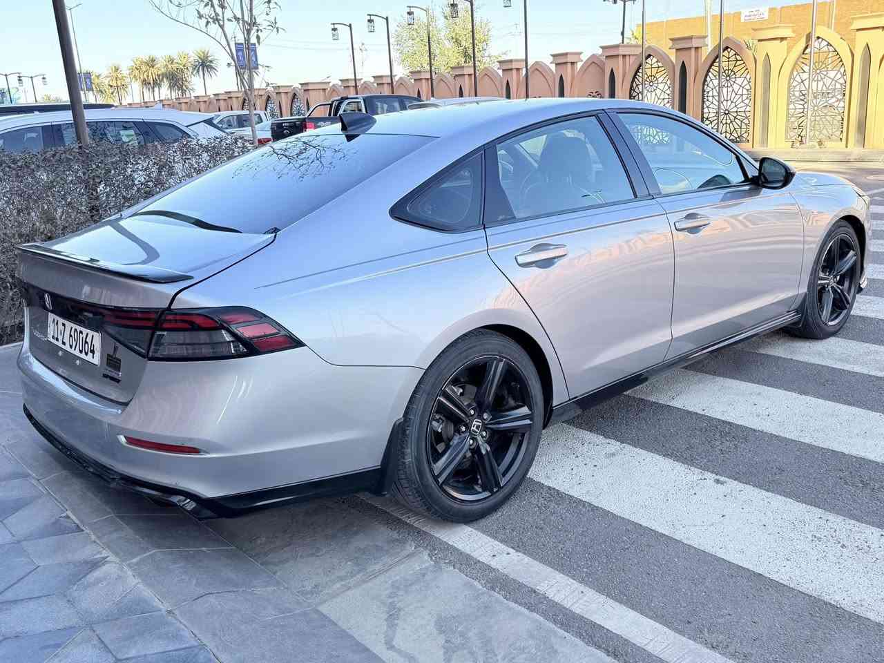 للبيع: هوندا أكورد هايبرد سبورت L — موديل 2023
ماشيه 20 الف مايل 
حادث موجود بل صور بنيد فقط 
بدون دواخل 
مكانه بغداد
السعر 190 
***********
