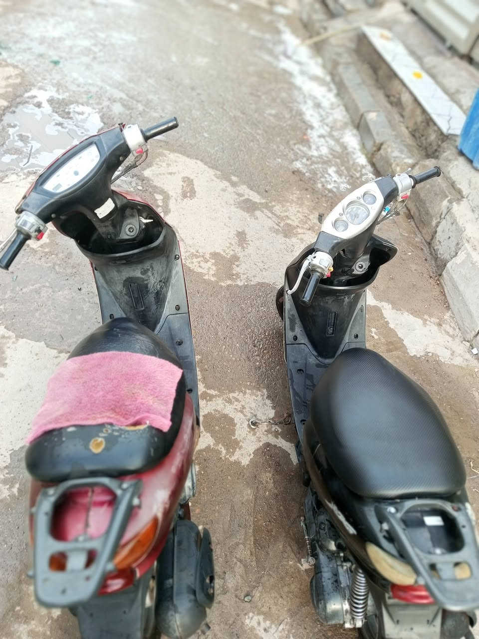 سلام عليكم درجات للبيع نوع عصفورية درجات نص نكرة درجات جديدة اشاير كلوبات قفل ستيرن سلف هندر كلشي كامل سعر 400بيهن مجال *********** متوفر بس واتساب مكان درجات بغداد دورة شارع 60
