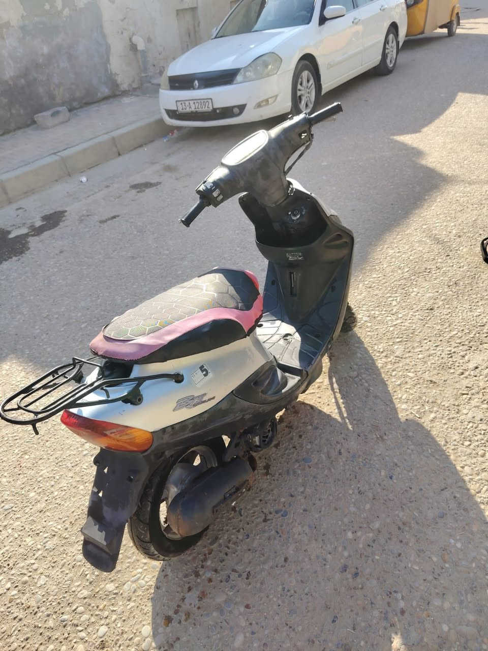 السلام عليكم دراجه ام تسعه للبيع مجفته مره وحده سعره 250 وبيه مجال مكان ميسان رقم ***********
