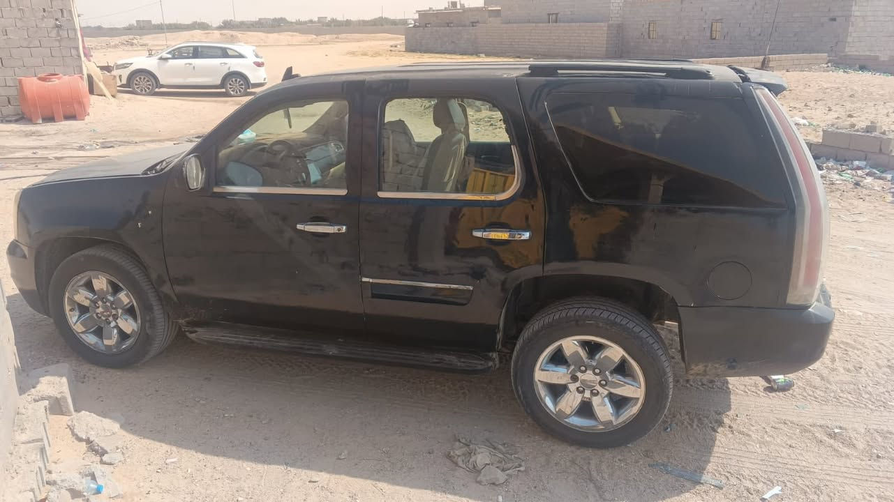 السلام عليكم يوكن 2009 ادوات مكفولة من الكصة متومة طبق الأصل للبيع او مراوس تخم تاير حداديه محرك كير جدد السعر 55 وبيهة مجال 
العنوان:البصرة
رقم الهاتف:***********
