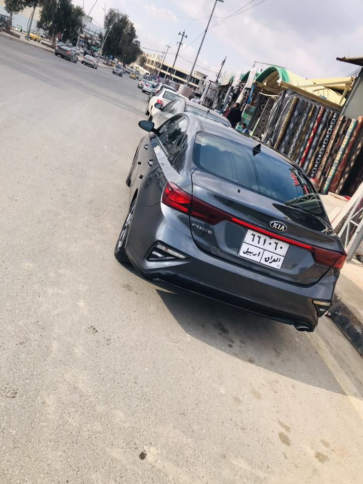 السلام عليكم 
كيا فورتي 2019 
وارد امريكي نص فول ويل كروم تحكمات ستيرن بك لايت وعدسه تبريد لمس شاشه كبيره طخم صدر طخم تاير كله جديد سياره وضع شركه ماشيه 70 سنويه جديد سياره بسمي شرط وكاله وتحويل محرك ما مفتوح كير بشرط ضرر جاملغ امامي وجاملغ خلفي بدون دواخل بدون ايرباك 
: مكان سياره القياره 

‭٠٧٧١ ٧٢٠ ٥٣٠٣‬
