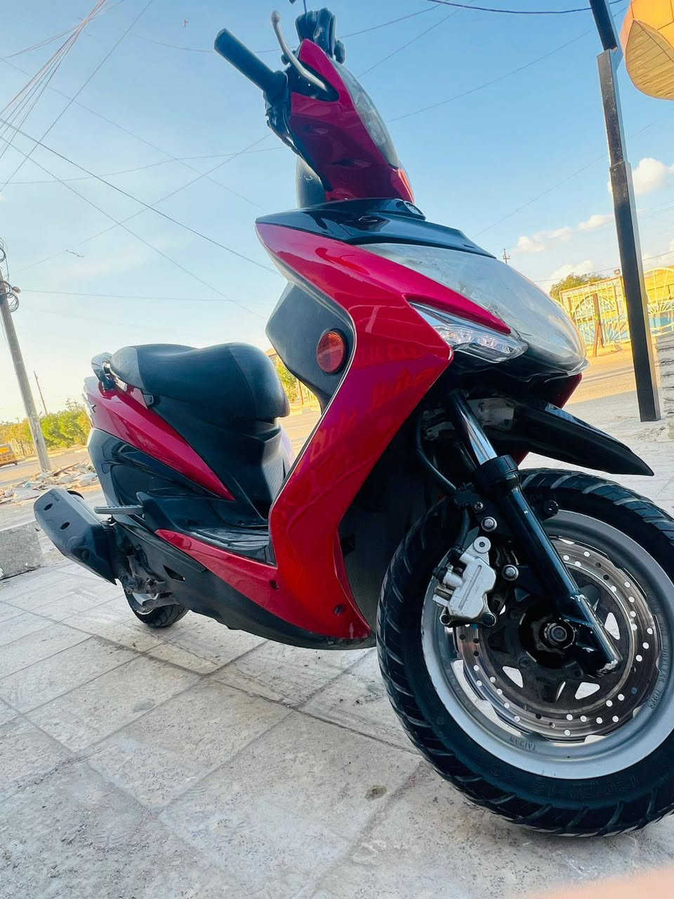 سلام عليكم سكنس لد مكفوله كفاله عامه الدراجه جديده كلش ما متعوبه غراضهه موجود لذيل وجاملغ امامي موجودات الاستفسار اكثر *********** بي واتساب
